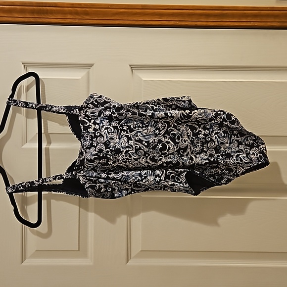 Nip Tuck swim one-piece - Picture 3 of 8